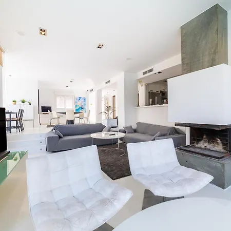 Lux Villa